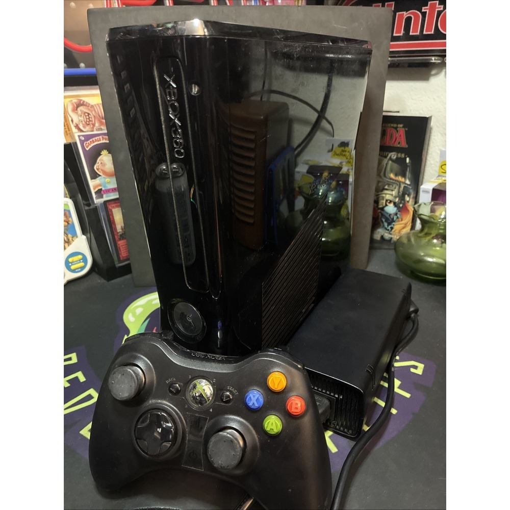 XBOX 360 S 250GB Black Tested 1 Controller, Power Block Nice Bundle